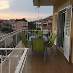 Apartment Rube